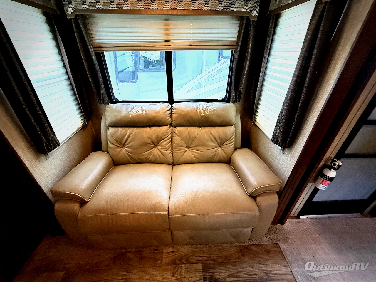 2017 Keystone Outback 333FE Photo 5