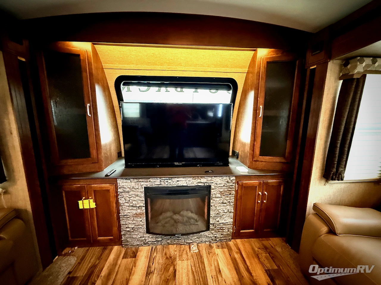 2017 Keystone Outback 333FE Photo 6