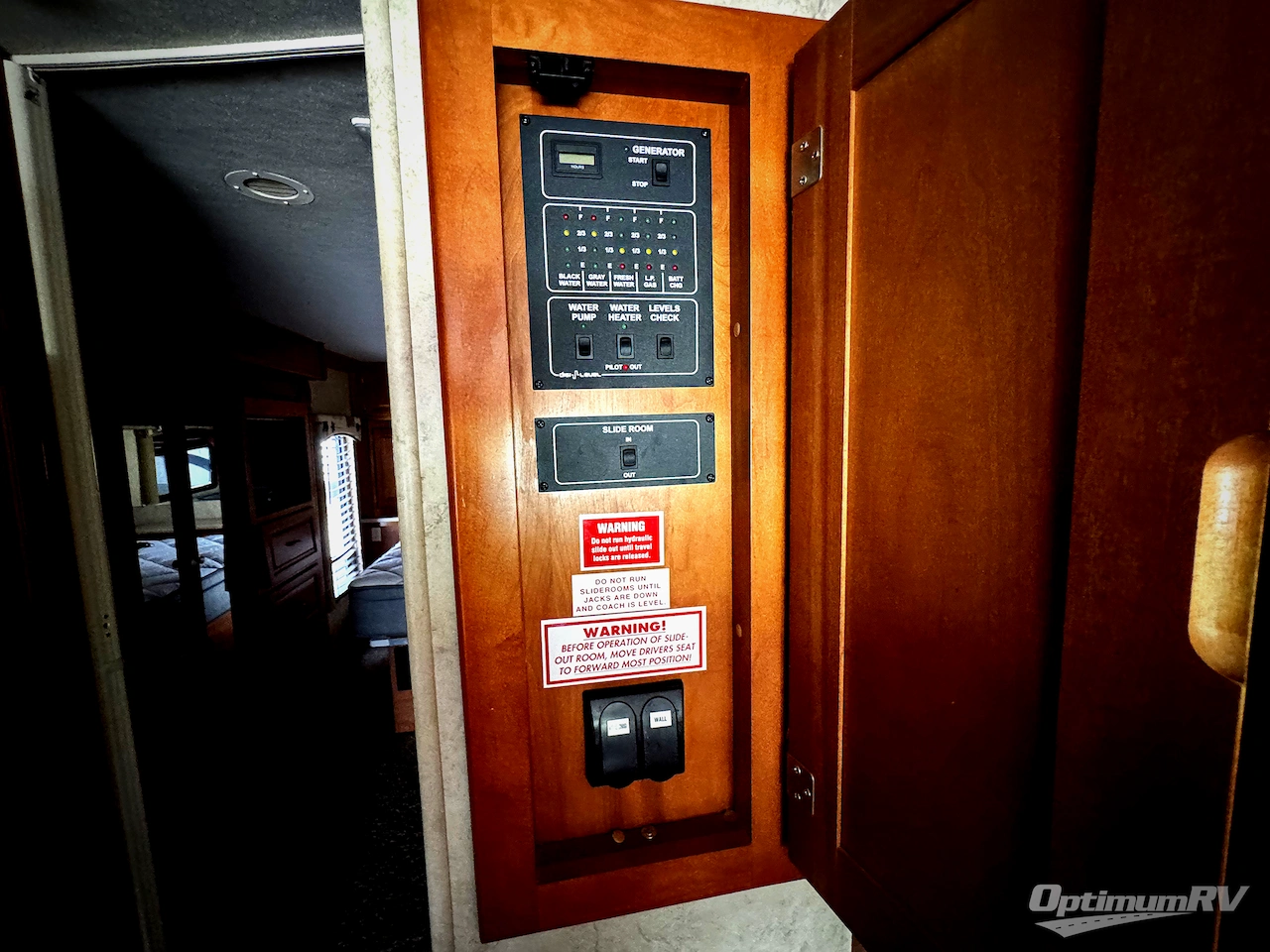 2007 Gulf Stream Crescendo 8356 CRW Photo 14