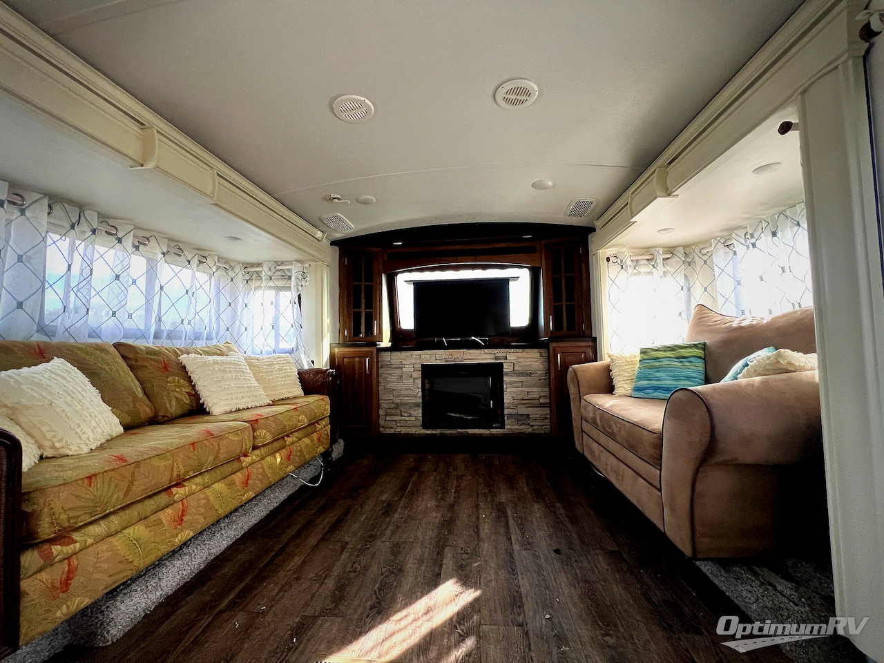 2016 Keystone Montana 3711 FL Photo 6