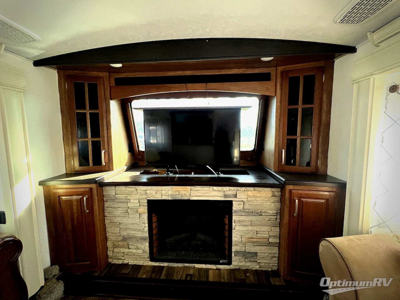 2016 Keystone Montana 3711 FL Photo 7