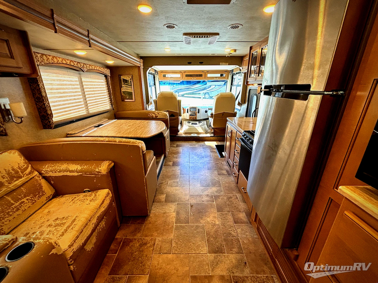 2016 Thor Hurricane 35C Photo 4