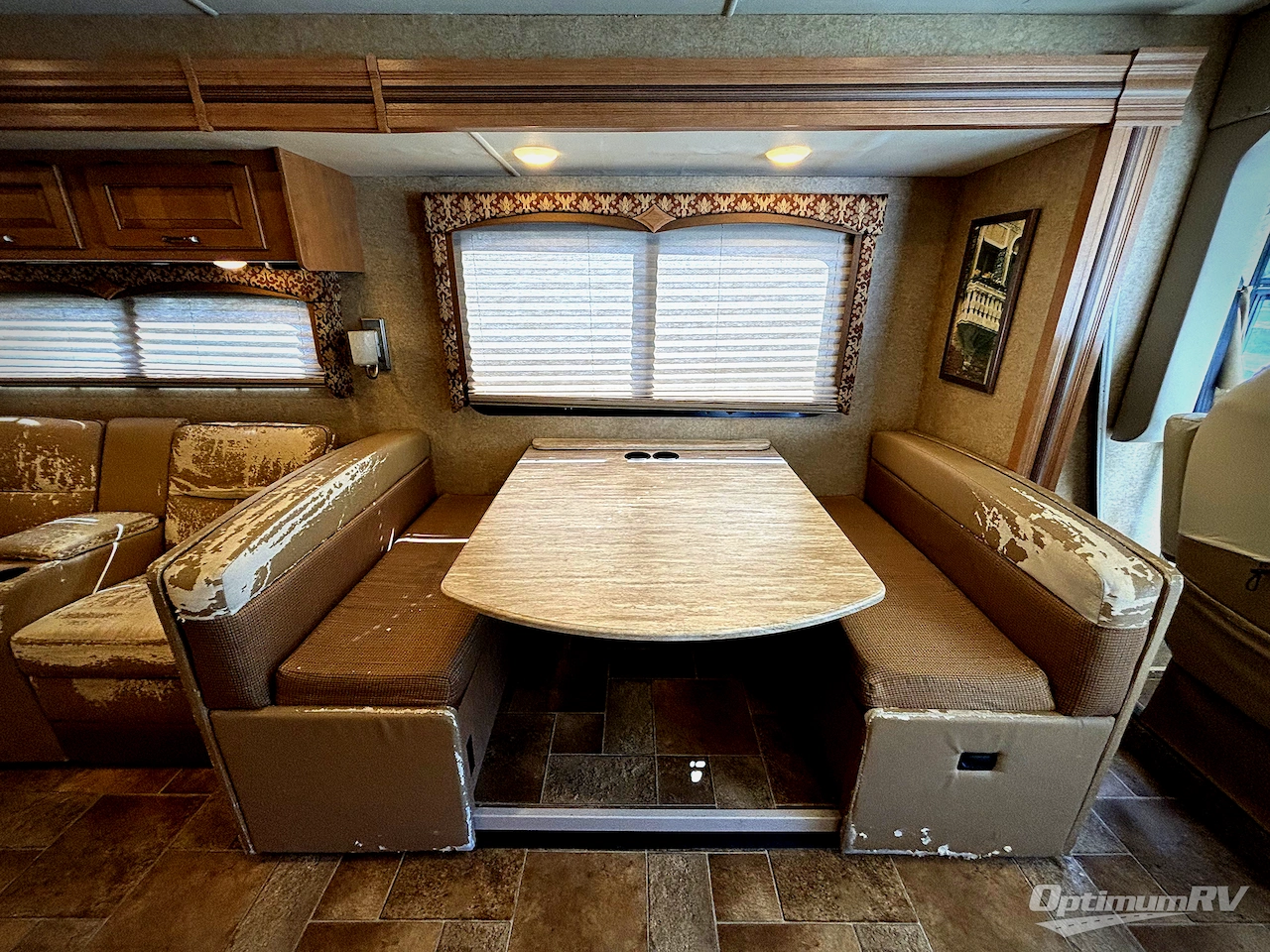 2016 Thor Hurricane 35C Photo 10