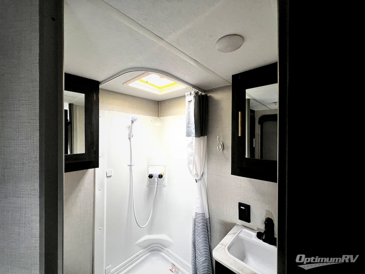 2022 Forest River Ozark 1800QS Photo 11