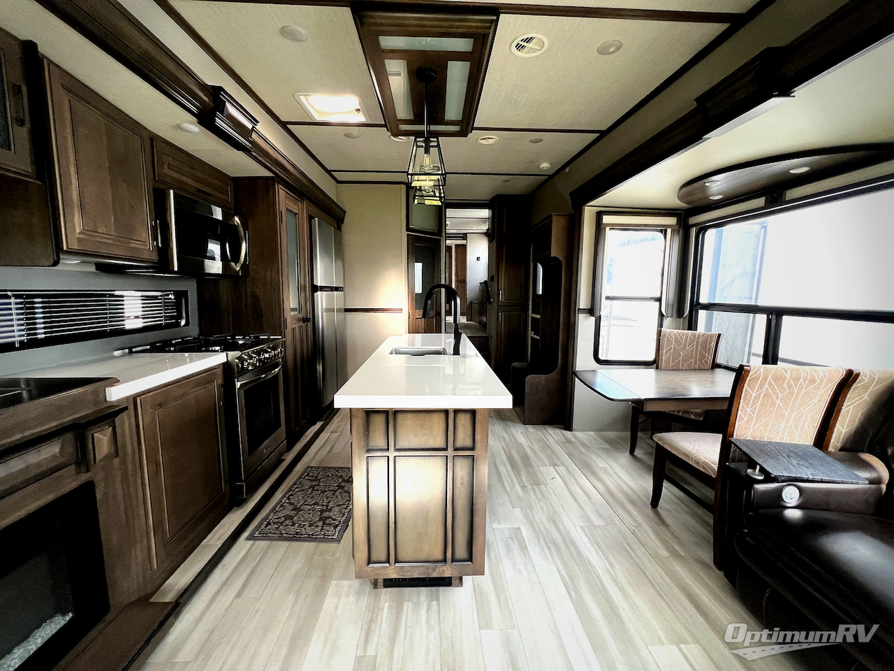 2021 Grand Design Solitude 373FB Photo 5