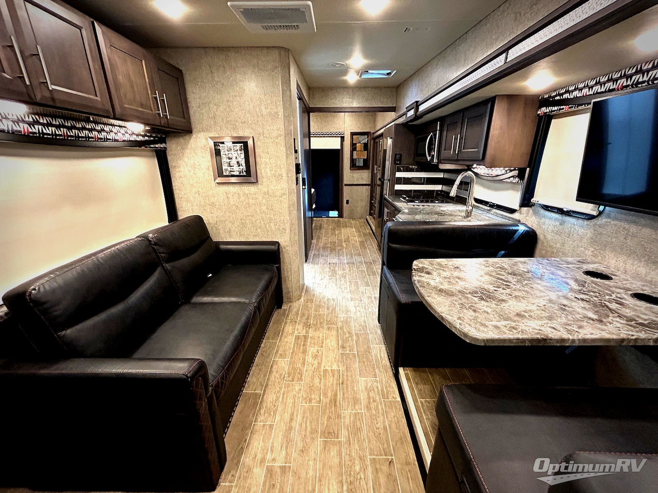 2021 Thor Outlaw 38MB Photo 4