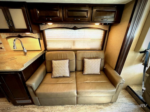 2018 Thor Hurricane 29M RV Photo 3