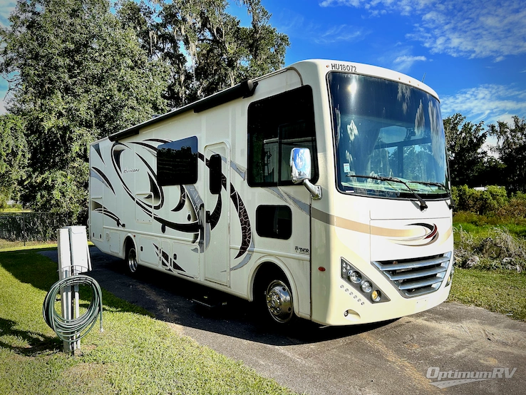 2018 Thor Hurricane 29M RV Photo 1