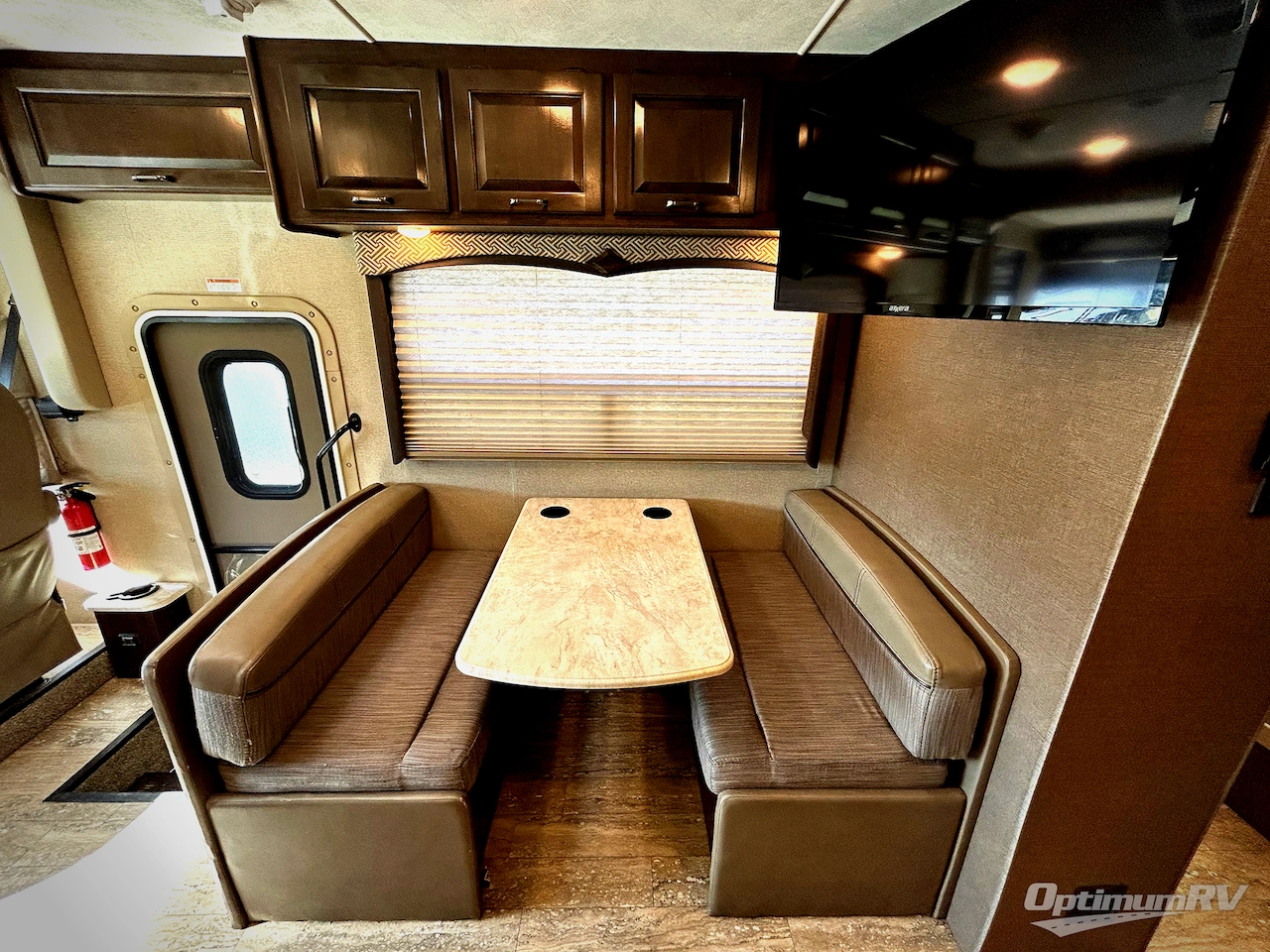 2018 Thor Hurricane 29M Photo 9