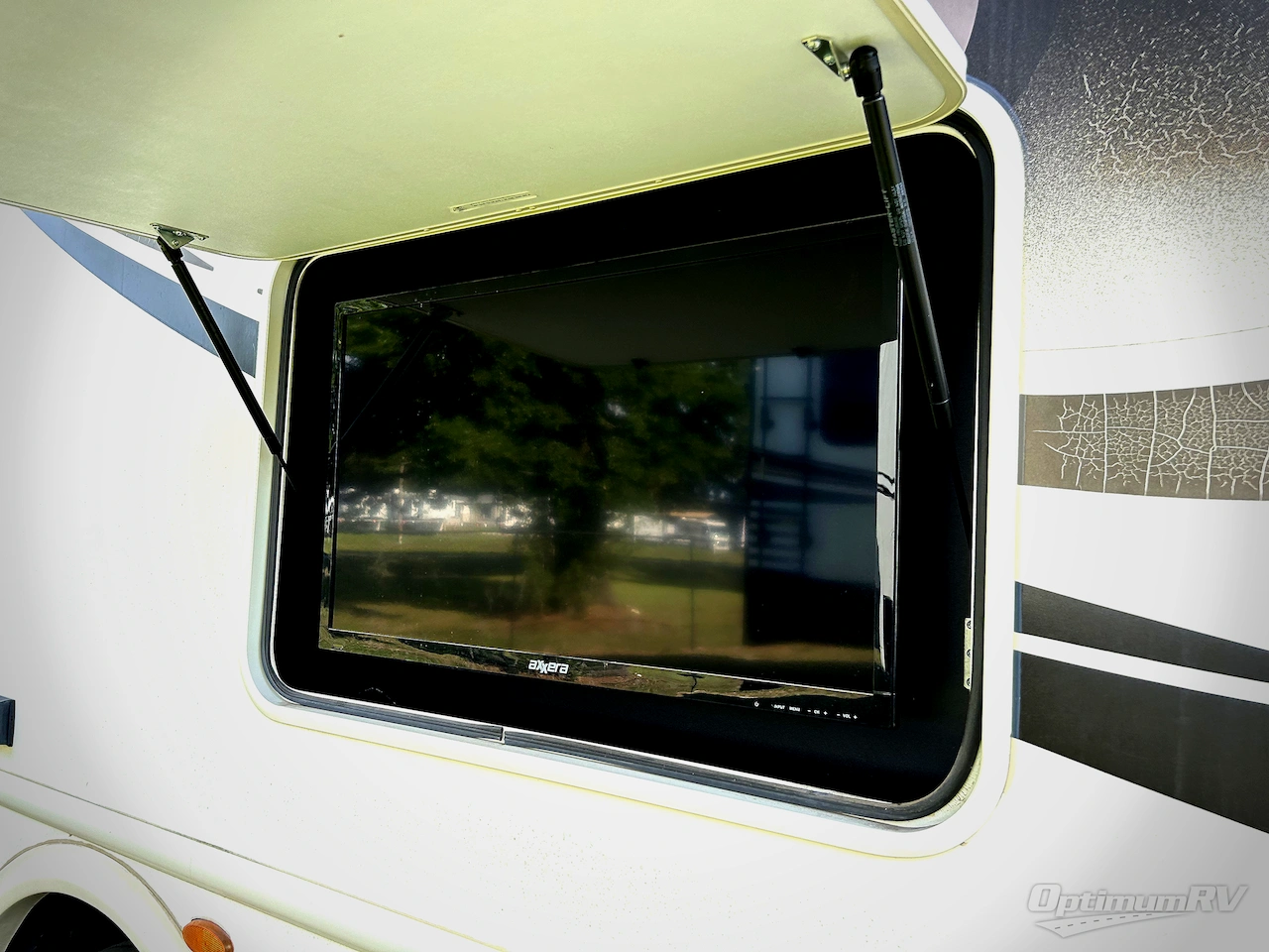 2018 Thor Hurricane 29M Photo 17