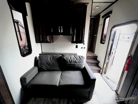 2020 Dutchmen Voltage V4145 RV Photo 3