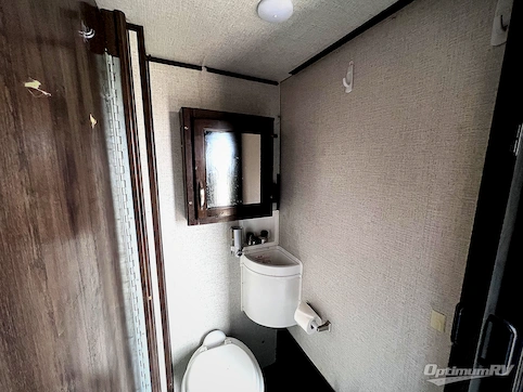 2020 Dutchmen Voltage V4145 RV Photo 4