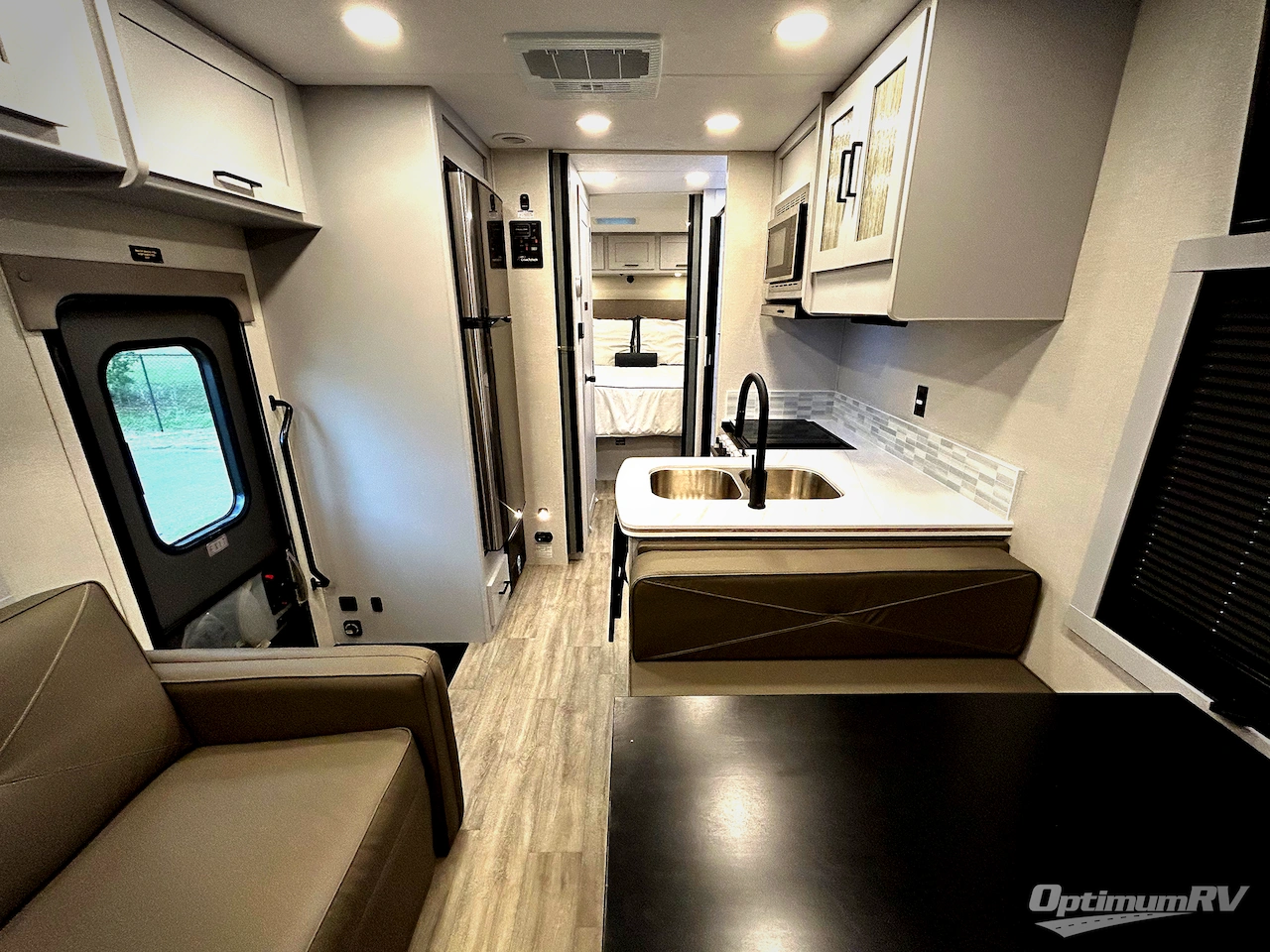 2025 Coachmen Pursuit 27XPS Photo 3