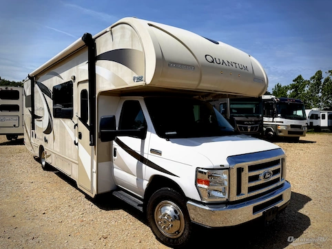 Used 2017 Thor Quantum PD31 Featured Photo
