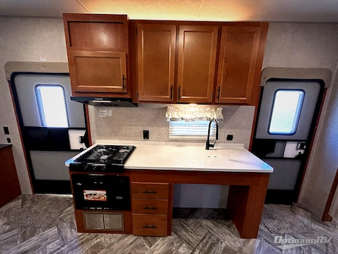 2025 HL Enterprise Hy-Line 38 Premier RV Photo 3