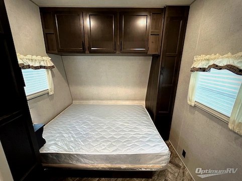 2025 HL Enterprise Hy-Line Premier HY38 RV Photo 4