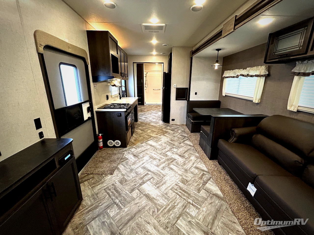 2025 HL Enterprise Hy-Line Premier HY38 Photo 4
