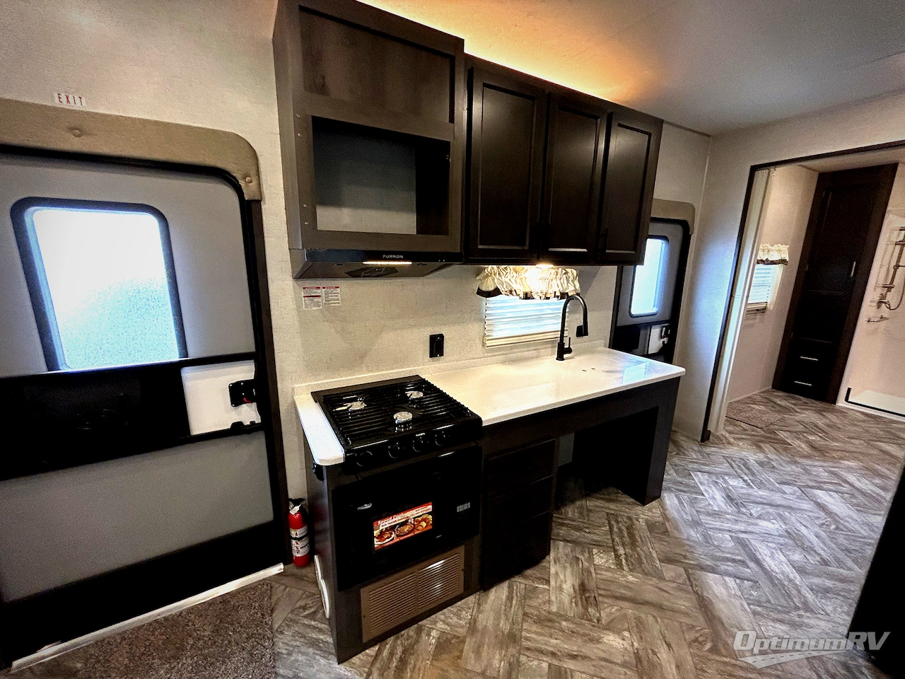 2025 HL Enterprise Hy-Line Premier HY38 Photo 11