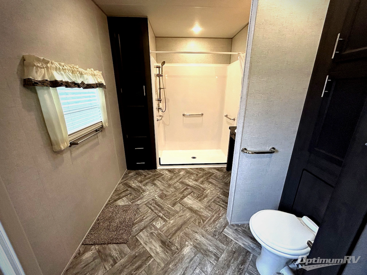 2025 HL Enterprise Hy-Line Premier HY38 Photo 13