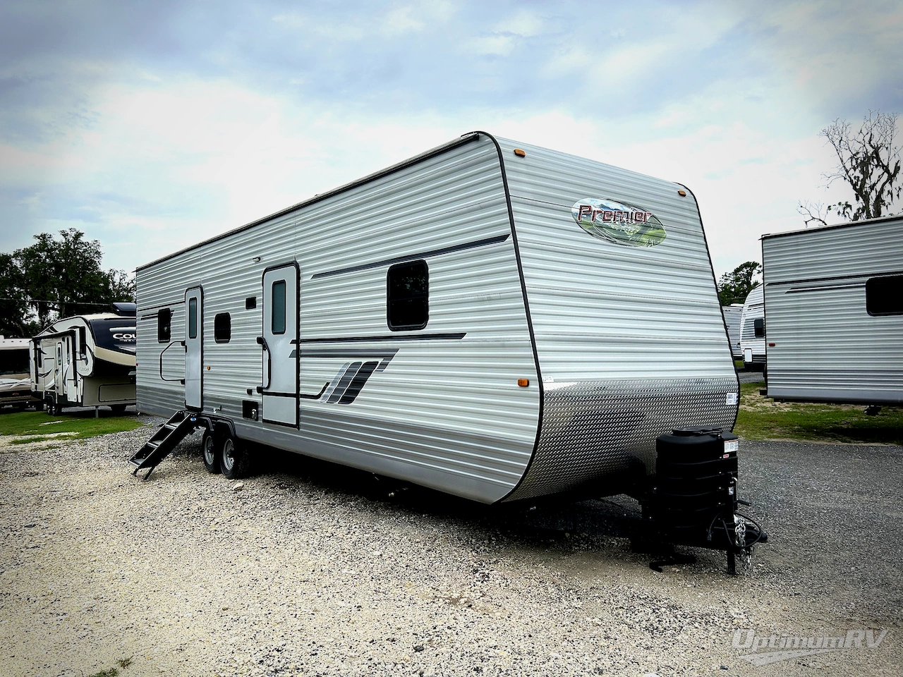 2025 HL Enterprise Hy-Line Premier HY38 Photo 1