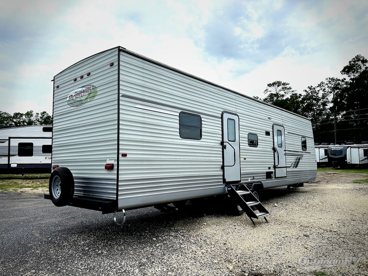 2025 HL Enterprise Hy-Line Premier HY38 Photo 2