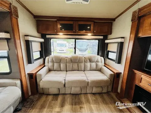 2021 VanLeigh Pinecrest 335RLP RV Photo 2
