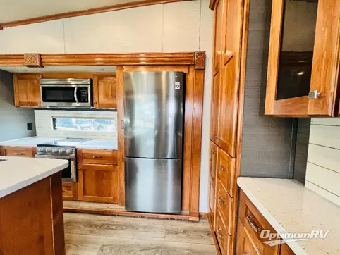 2021 VanLeigh Pinecrest 335RLP RV Photo 3