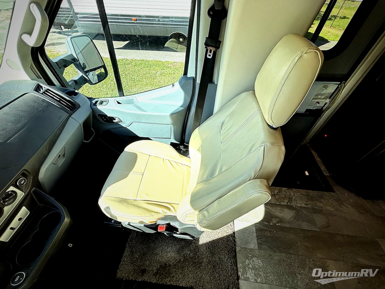 2018 Thor Gemini 23TK Photo 9