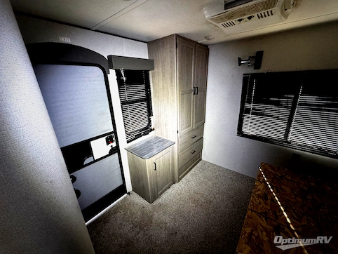 2021 Keystone Hideout 38FQTS RV Photo 3