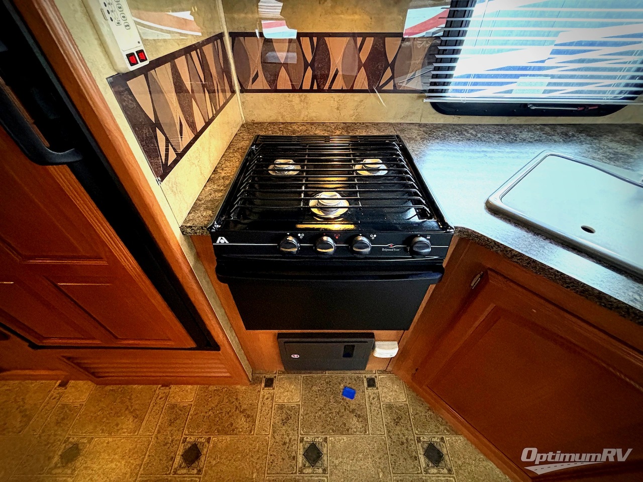 2010 Keystone Cougar X-Lite 27RLS Photo 10