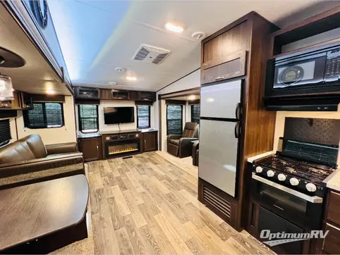 2020 Keystone Springdale 253FWRE RV Photo 2
