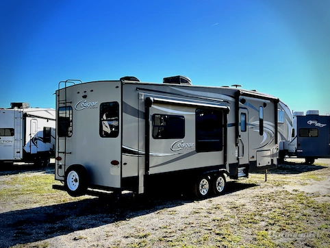 2017 Keystone Cougar X-Lite 29RES RV Photo 2