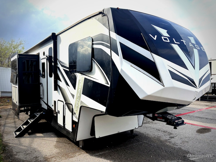 2022 Dutchmen Voltage 4135 RV Photo 1