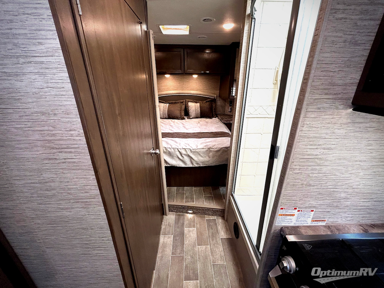2020 Thor Chateau 20AA Photo 15