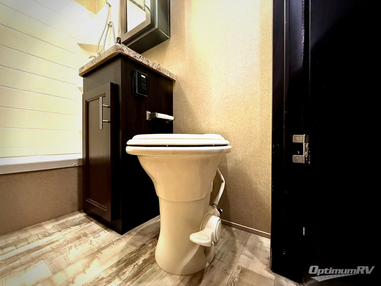 2017 Forest River XLR Nitro 23KW Photo 12