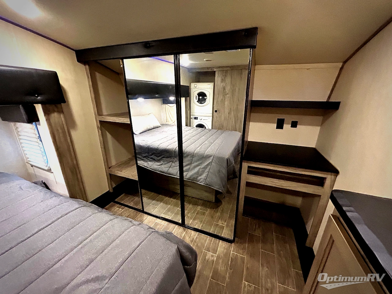 2022 Forest River Cherokee Arctic Wolf Suite 3550 Photo 9