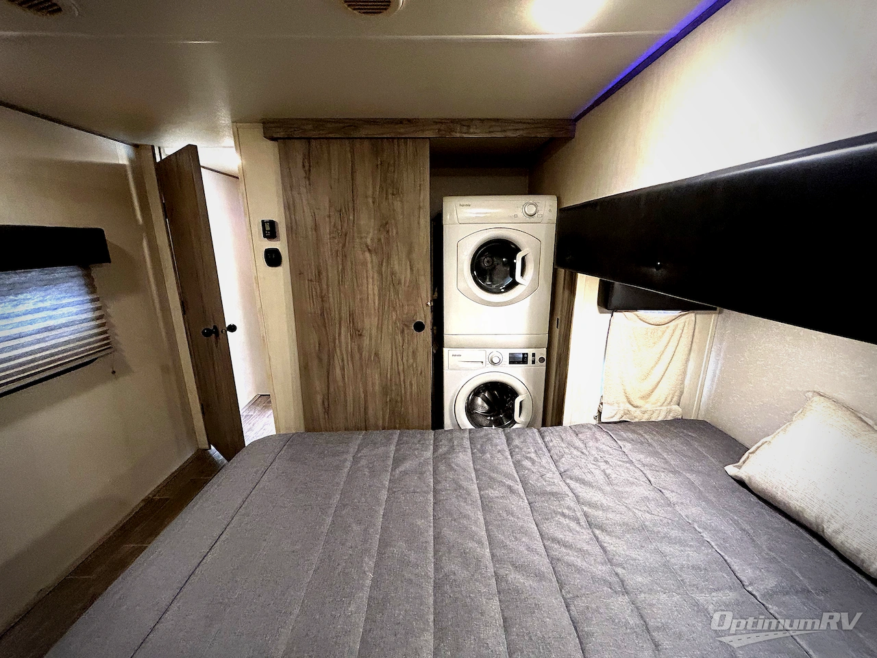 2022 Forest River Cherokee Arctic Wolf Suite 3550 Photo 10