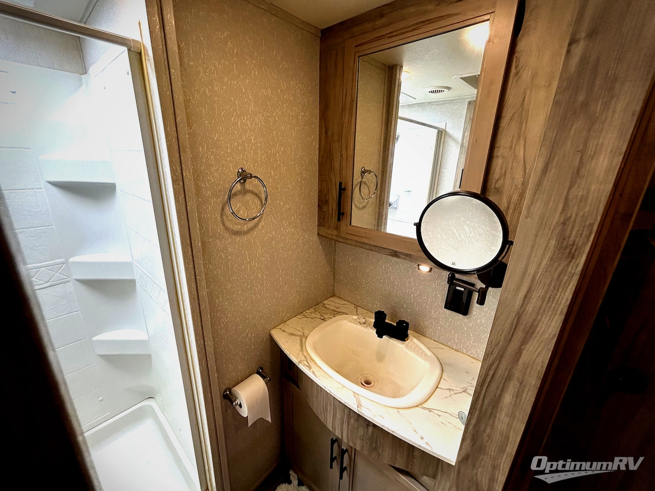 2022 Forest River Cherokee Arctic Wolf Suite 3550 Photo 14