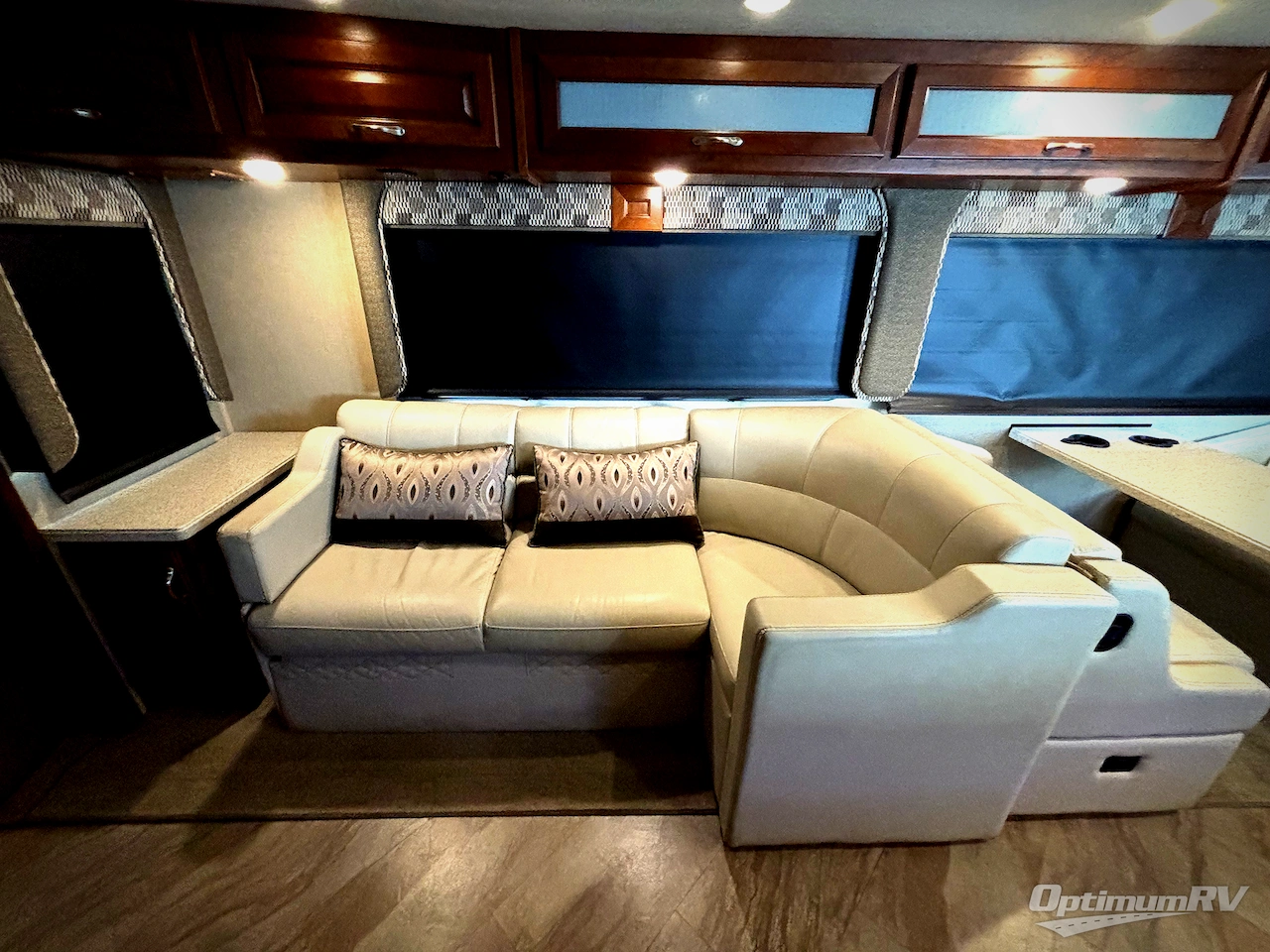 2016 Fleetwood Bounder 35K Photo 12