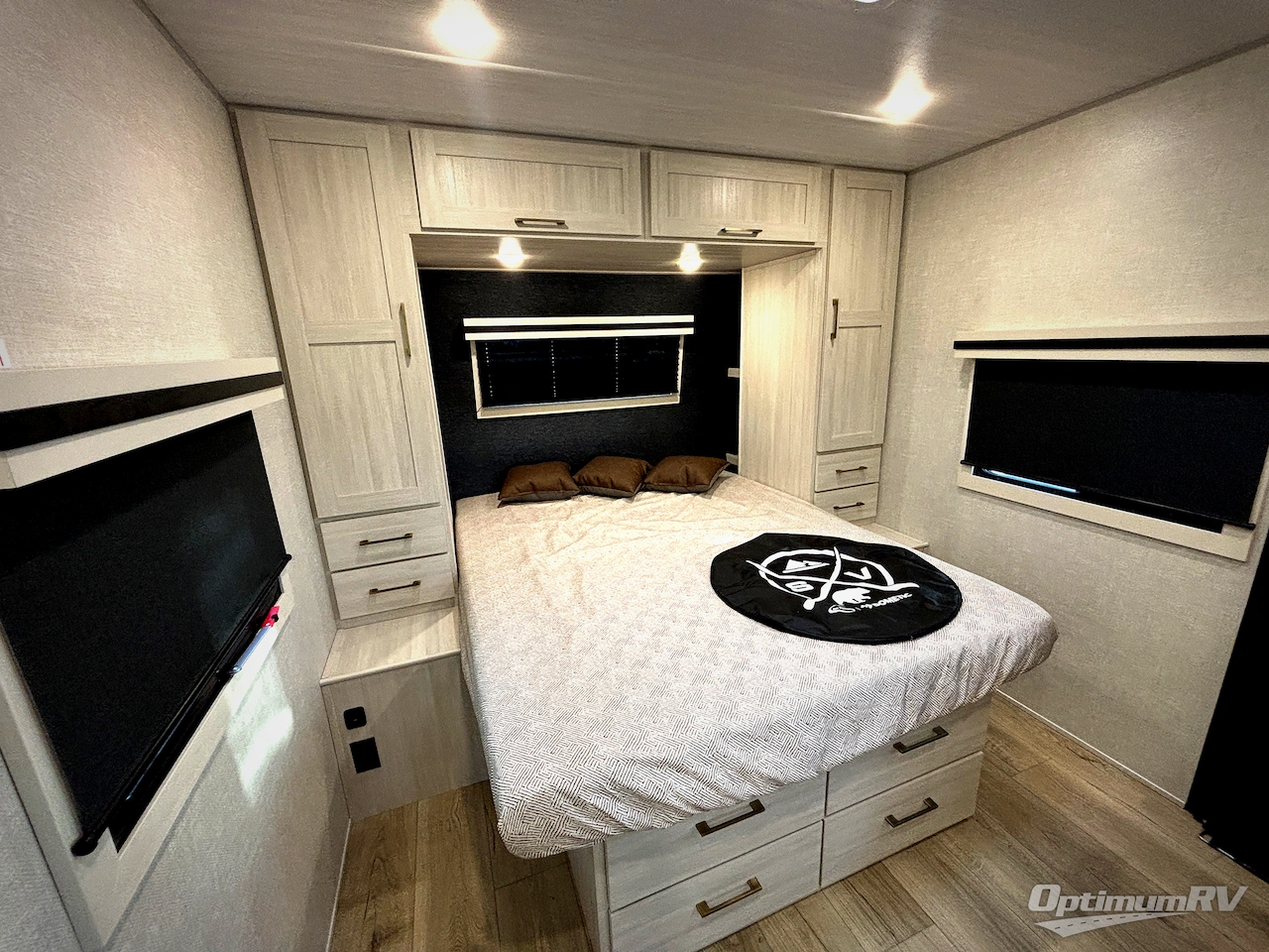 2025 Forest River Surveyor Legend 204MKLE Photo 10