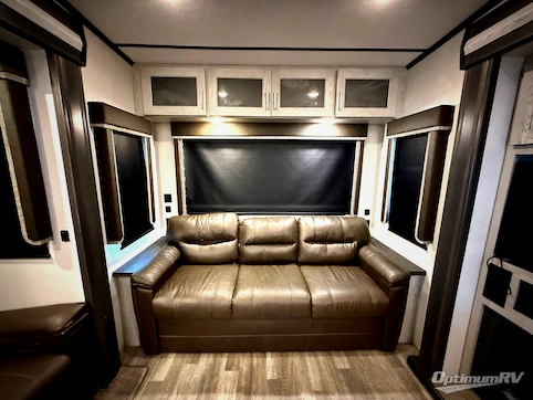 2021 Keystone Montana High Country 331RL RV Photo 2