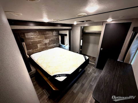 2021 Keystone Montana High Country 331RL RV Photo 4