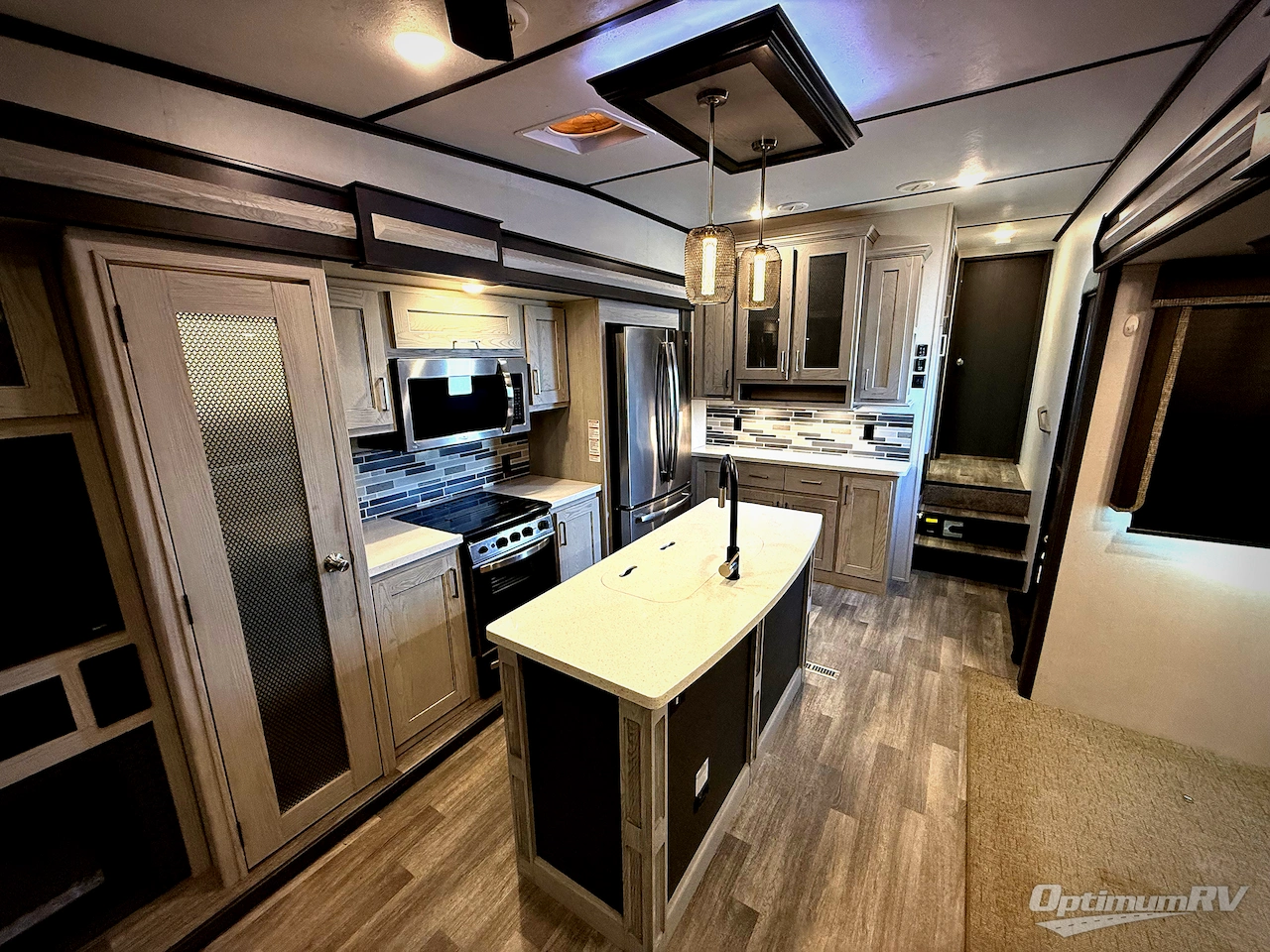 2021 Keystone Montana High Country 331RL Photo 9