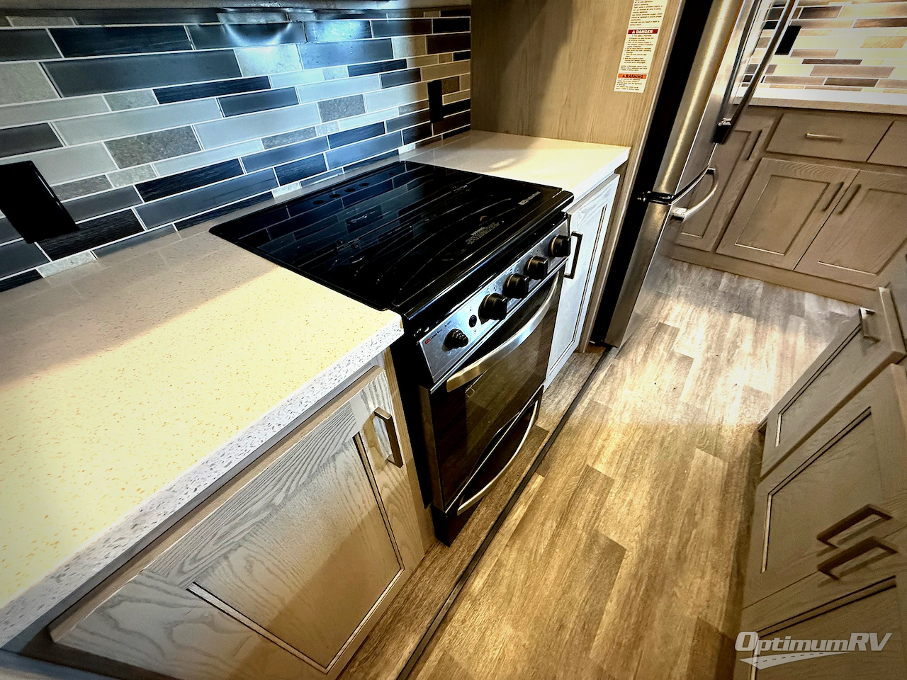 2021 Keystone Montana High Country 331RL Photo 11