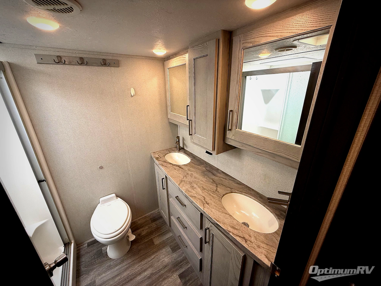 2021 Keystone Montana High Country 331RL Photo 16