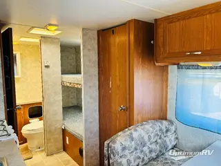 2004 Coachmen Spirit 281BHS RV Photo 2