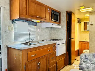 2004 Coachmen Spirit 281BHS RV Photo 3