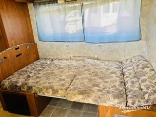 2004 Coachmen Spirit 281BHS RV Photo 4