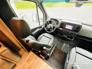 2022 Jayco Melbourne 24L RV Photo 4