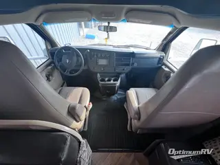 2016 Coachmen Freelander 27QB Ford 350 RV Photo 2